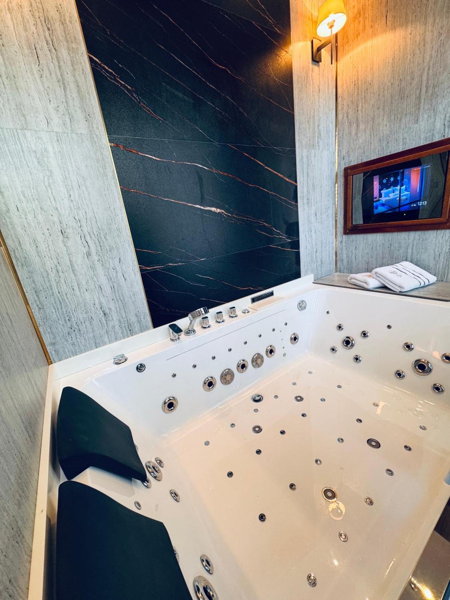 Mala Anglia Deluxe Rooms & Spa 索波特 外观 照片